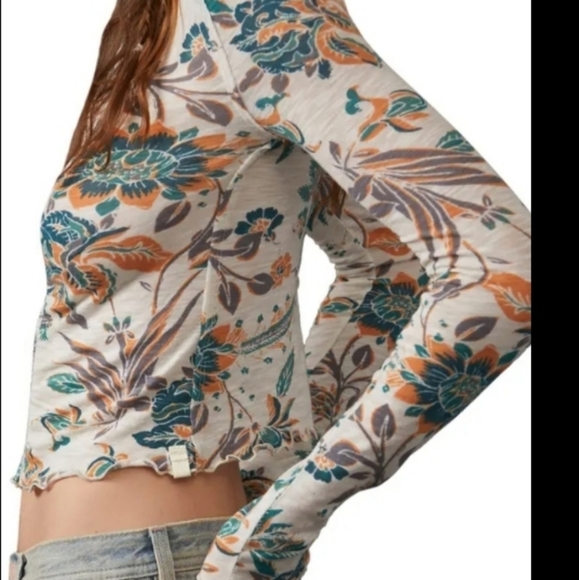 NWT FREE PEOPLE Dreamed of Your  Floral Ruched Long sleeve size medium - Picture 2 of 11